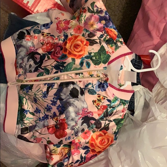 jackets - Picture 4 of 6